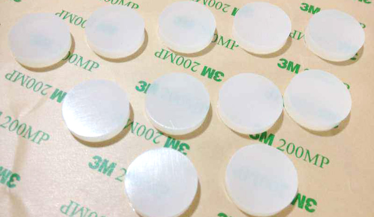 液態(tài)和固態(tài)硅膠做出來的產(chǎn)品有什么區(qū)別？